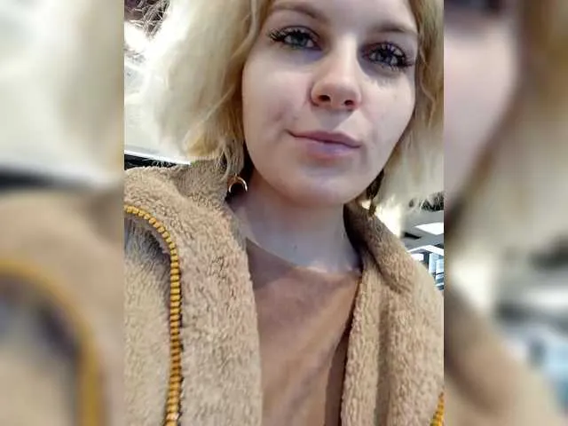 Live sex webcam photo for Marie-outdoor #290172569