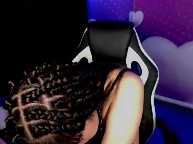 Live sex webcam photo for MarieCallin #272143788