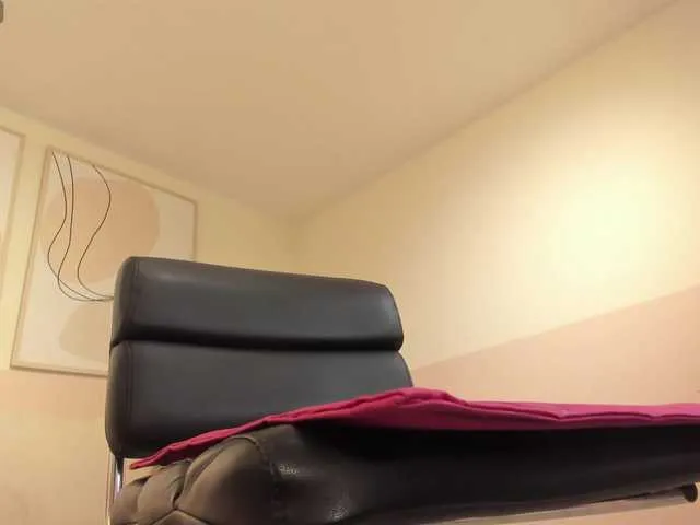 Live sex webcam photo for MarieJaneX #287904552