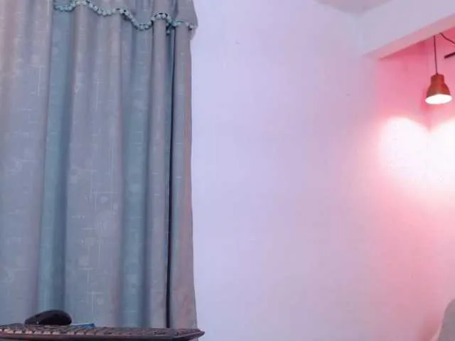 Live sex webcam photo for MarieSwift #290017527