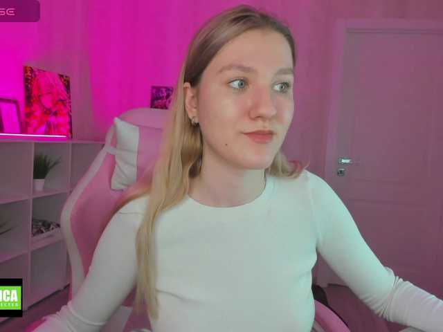 Live sex webcam photo for Mariel-Brown #291119263