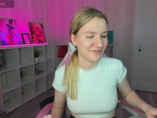 Live sex webcam photo for Mariel-Brown #291169474