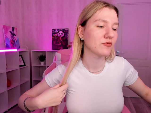 Live sex webcam photo for Mariel-Brown #291648722