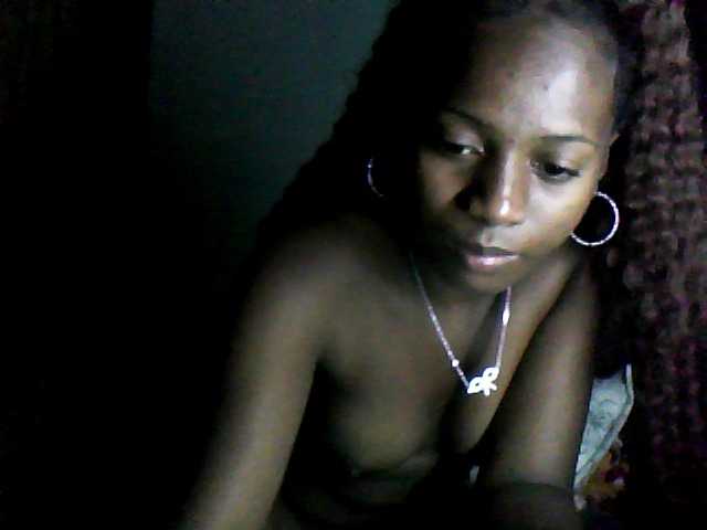 Live sex webcam photo for Marielle2001 #273599778