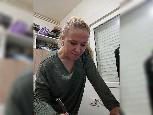 Live sex webcam photo for Marielulu1 #272398184