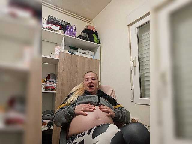 Live sex webcam photo for Marielulu1 #272515380