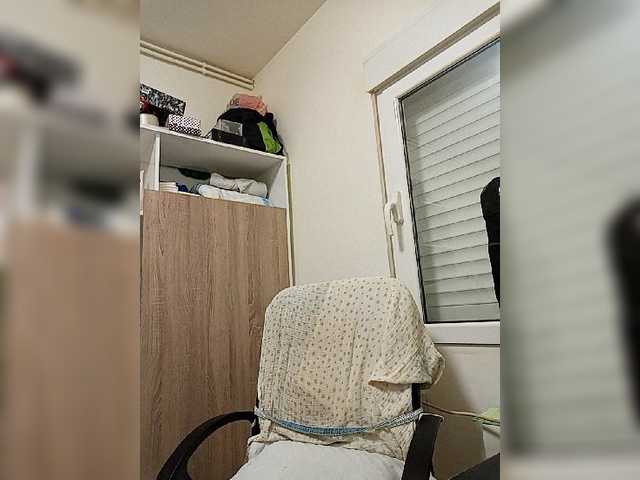 Live sex webcam photo for Marielulu1 #272554791