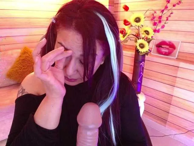 Live sex webcam photo for Marien- #277063416