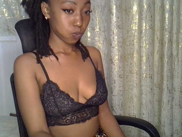 Live sex webcam photo for Mariewana #291688898