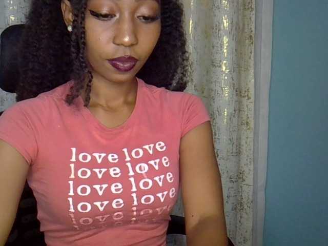 Live sex webcam photo for Mariewana #291779069