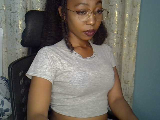 Live sex webcam photo for Mariewana #291825911