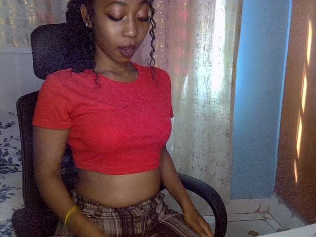 Live sex webcam photo for Mariewana #291870511