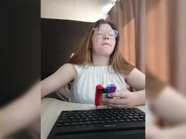 Live sex webcam photo for Mariicka #290778572