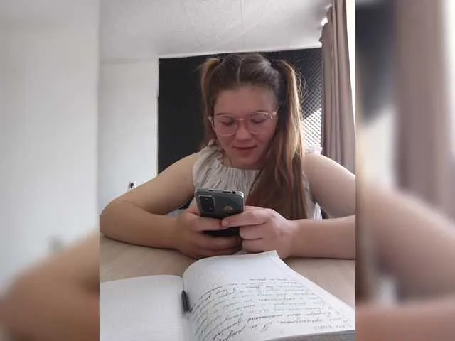 Live sex webcam photo for Mariicka #290826757