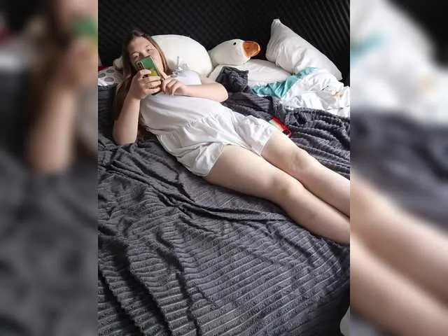 Live sex webcam photo for Mariicka #290854363