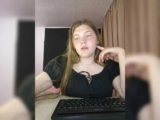 Live sex webcam photo for Mariicka #290946015