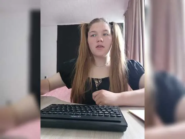 Live sex webcam photo for Mariicka #290969730