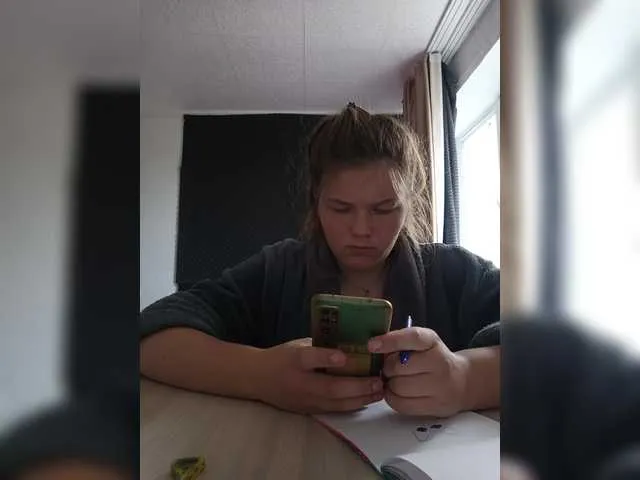 Live sex webcam photo for Mariicka #290971061