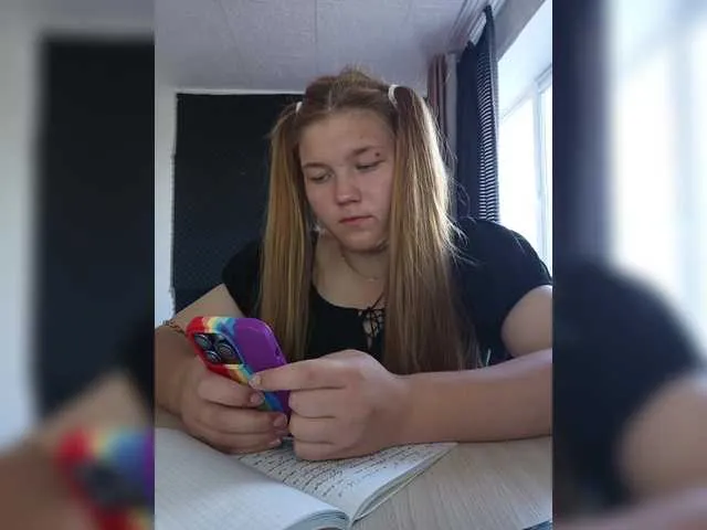 Live sex webcam photo for Mariicka #291145033