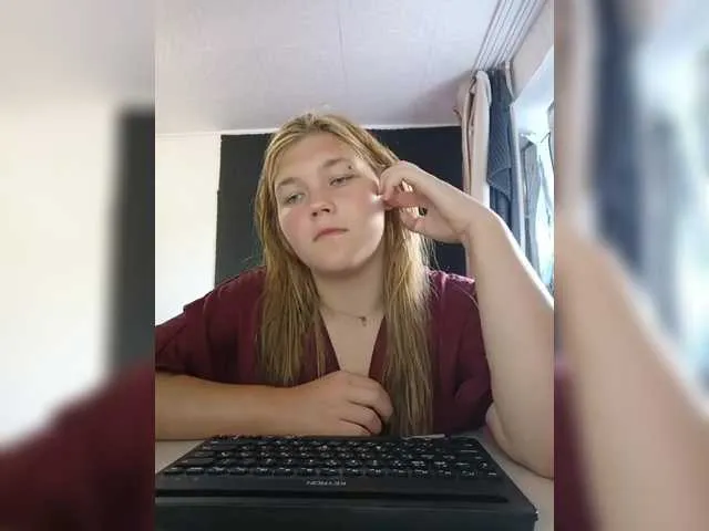 Live sex webcam photo for Mariicka #291300038