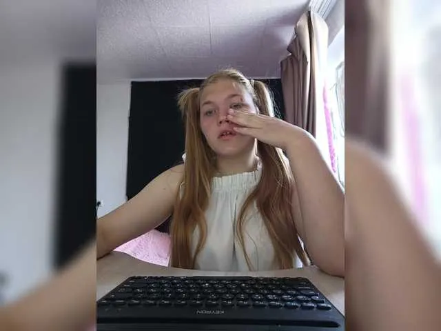 Live sex webcam photo for Mariicka #291403515