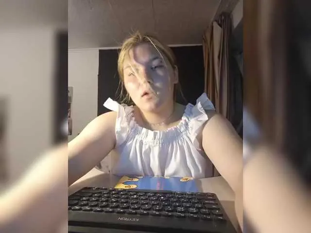 Live sex webcam photo for Mariicka #291590366