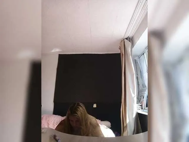 Live sex webcam photo for Mariicka #291757649