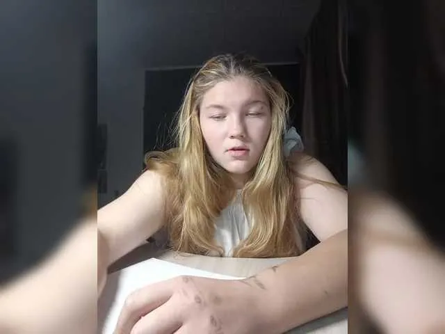 Live sex webcam photo for Mariicka #291887897