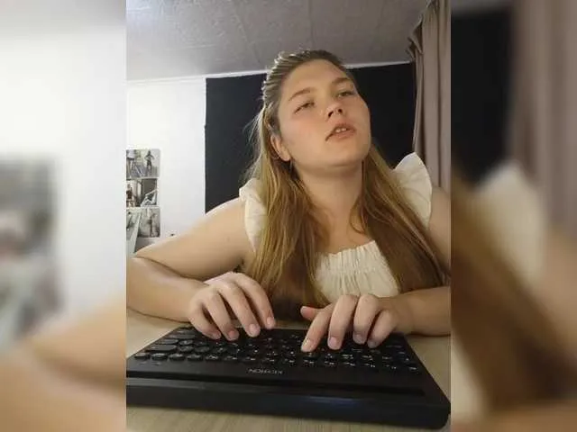 Live sex webcam photo for Mariicka #291928354