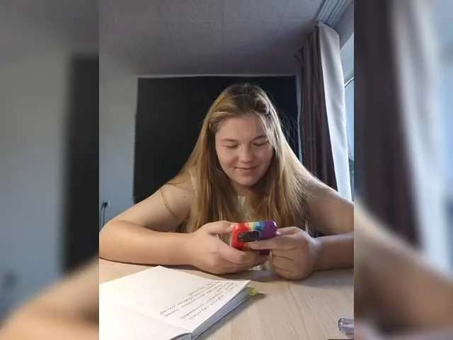 Live sex webcam photo for Mariicka #291967102