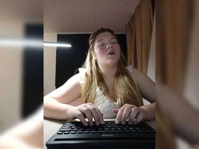 Live sex webcam photo for Mariicka #292083372