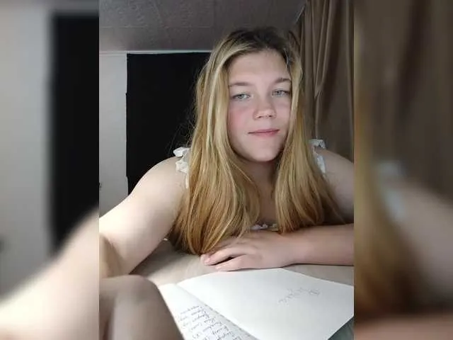 Live sex webcam photo for Mariicka #292109582