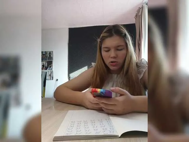 Live sex webcam photo for Mariicka #292112997