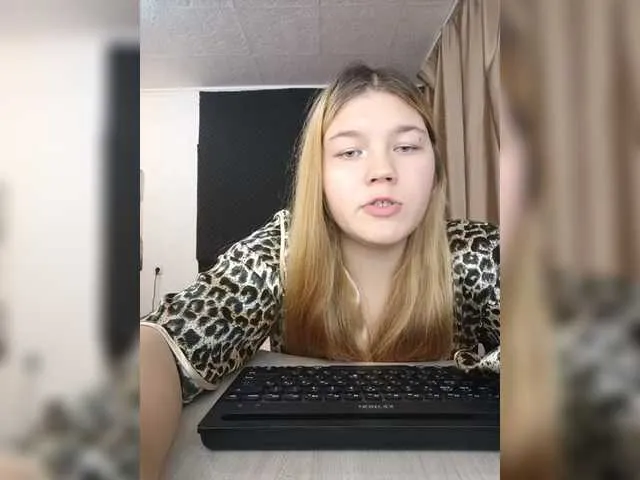 Live sex webcam photo for Mariicka #292363152