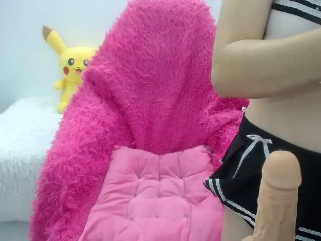 Live sex webcam photo for MariidolAsian #290545402