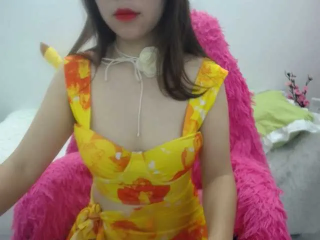 Live sex webcam photo for MariidolAsian #290551203