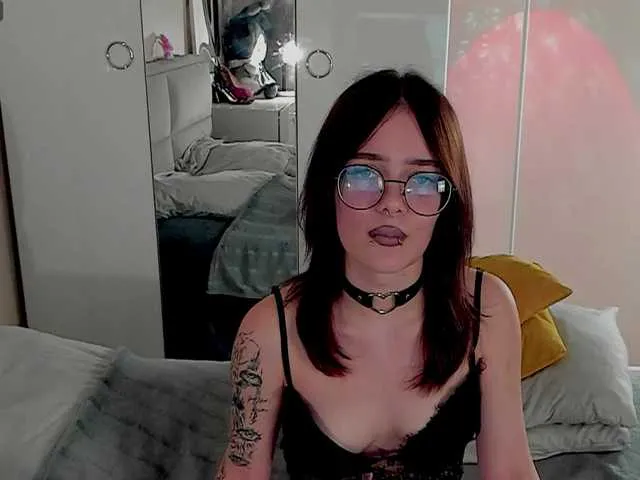Live sex webcam photo for Marika-Degas #293656446