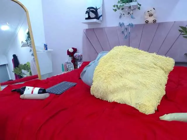 Live sex webcam photo for Marily-Daniela #276143482