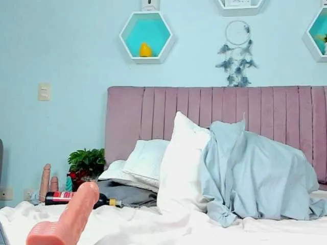 Live sex webcam photo for Marily-Danielaa #277460397