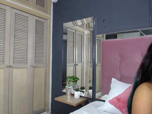 Live sex webcam photo for Marilyn95 #273729795