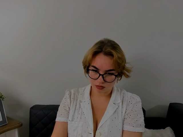 Live sex webcam photo for MarilynSensual #276116441