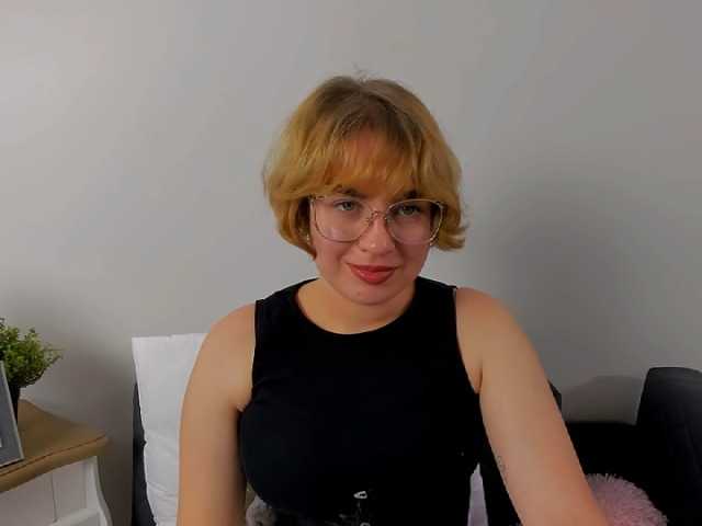 Live sex webcam photo for MarilynSensual #276143595