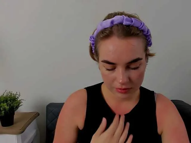 Live sex webcam photo for MarilynSensual #276246785