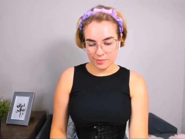 Live sex webcam photo for MarilynSensual #276297477