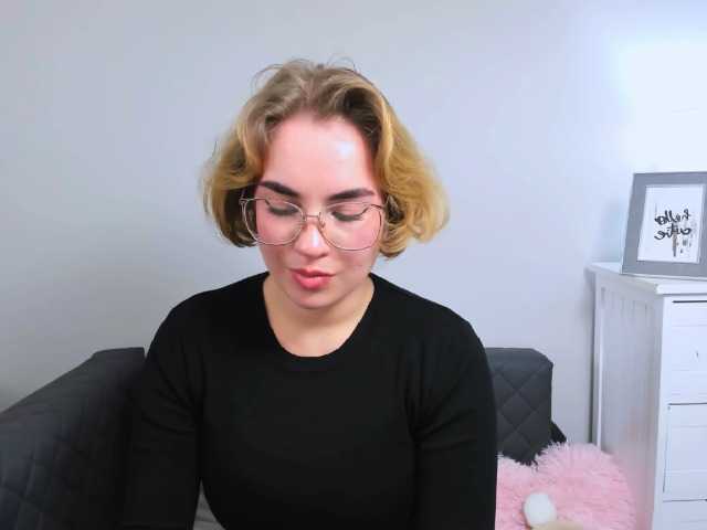 Live sex webcam photo for MarilynSensual #276497375