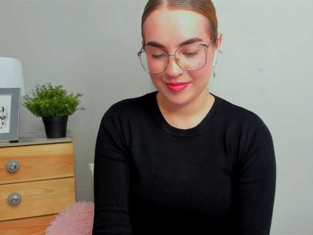 Live sex webcam photo for MarilynSensual #276502801