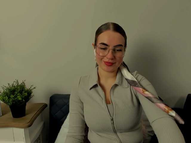 Live sex webcam photo for MarilynSensual #276594456