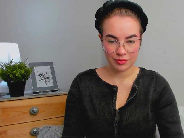 Live sex webcam photo for MarilynSensual #276737328