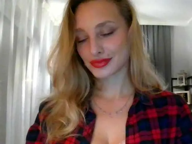 Live sex webcam photo for MarilynShow #276840595