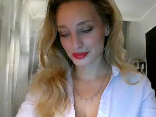 Live sex webcam photo for MarilynShow #276845153